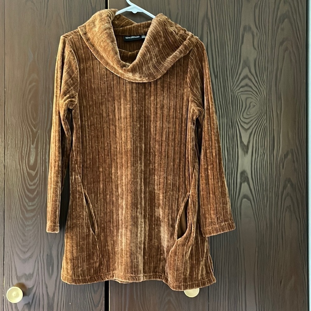 Nina Leonard large cowled neck rust colored heavyweight pullover sweater. Size S
